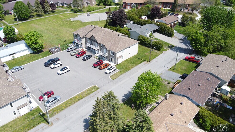 75 Kenyon St E, Alexandria, ON à vendre - Photo du bâtiment - Image 3 de 4