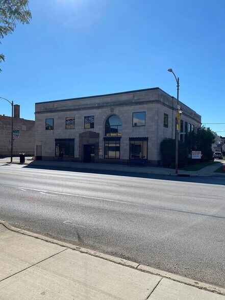 1033 W Sylvania Ave, Toledo, OH à louer - Photo du bâtiment - Image 2 de 9