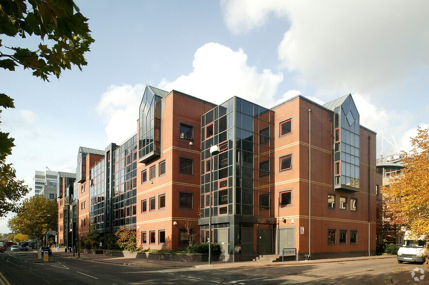 217 Marsh Wall, Londres à louer - Photo du bâtiment - Image 3 de 3