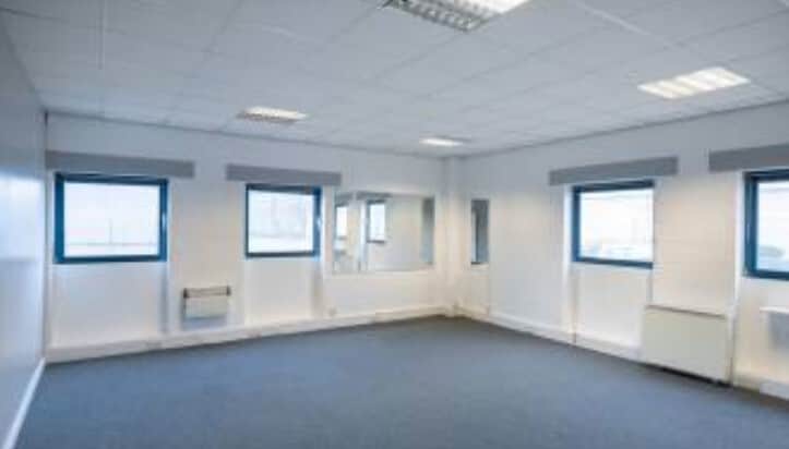 Whitwood Ln, Castleford for lease Interior Photo- Image 1 of 2