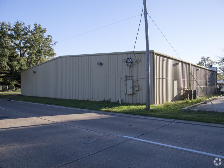 2501 3rd St, Alexandria, LA for lease - Building Photo - Image 2 of 2