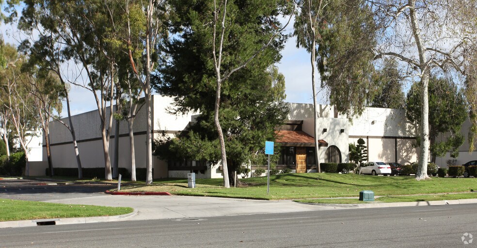 13211 166th St, Cerritos, CA à louer - Photo du bâtiment - Image 3 de 9