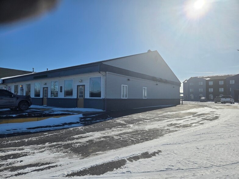 10525 Evans Dr, Luna Pier, MI for lease - Primary Photo - Image 1 of 3