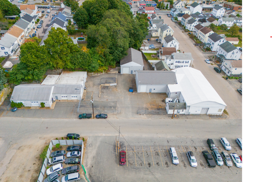 95 Macondray St, Cumberland, RI à vendre - Photo principale - Image 1 de 6