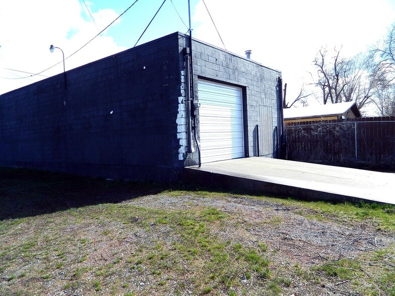 162 E Main St, Klamath Falls, OR à vendre - Photo du bâtiment - Image 3 de 19