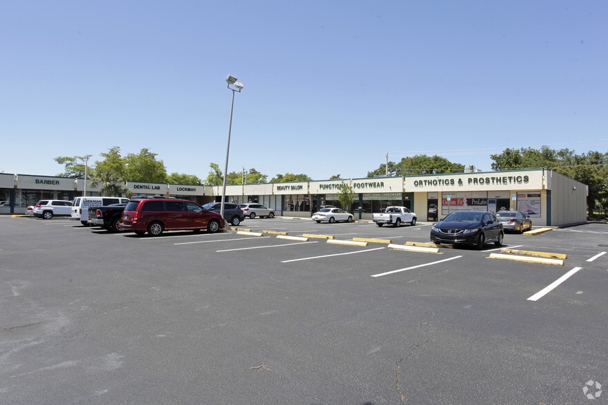 8401-8463 W McNab Rd, Tamarac, FL for lease - Building Photo - Image 1 of 4