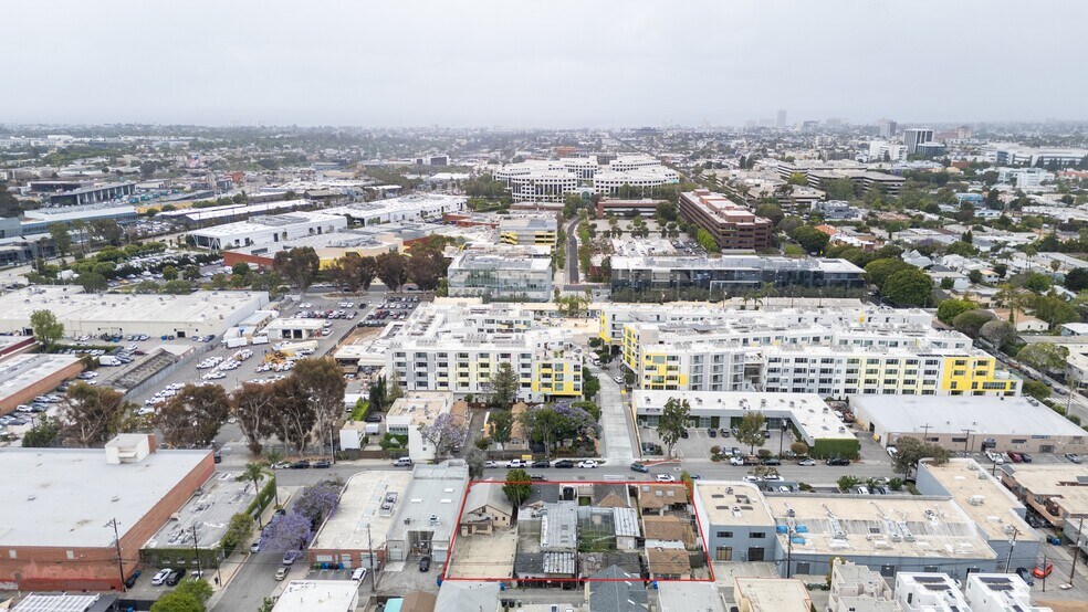 1637-1651 Stanford St, Santa Monica, CA à vendre - Photo du bâtiment - Image 2 de 10