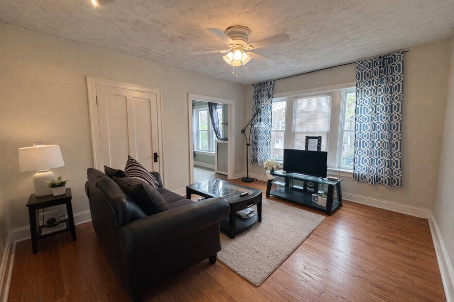 3457 N Ridgeway Ave, Chicago, IL à vendre - Photo du bâtiment - Image 3 de 5