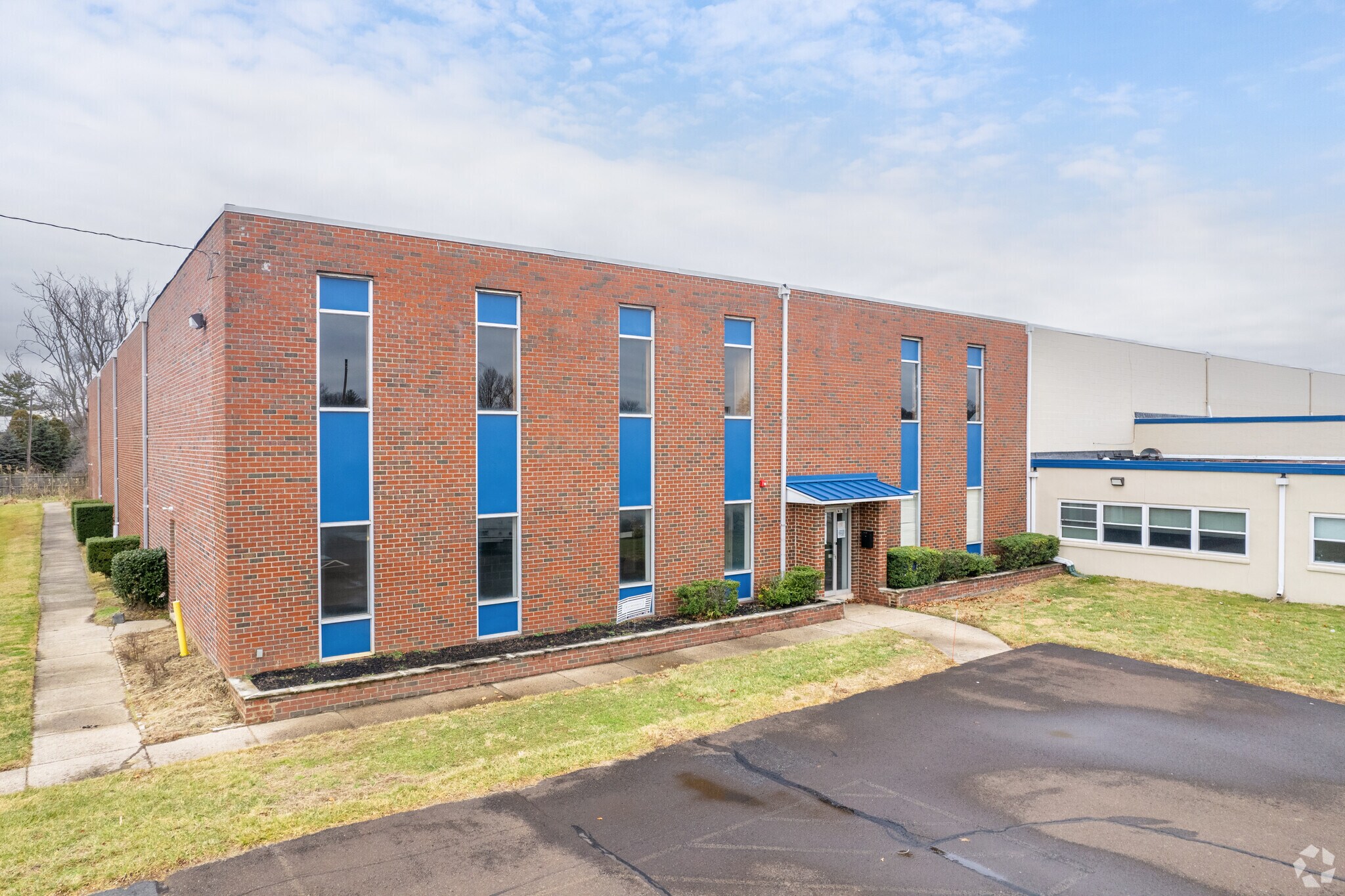 315 W Street Rd, Warminster Township, PA à louer Photo du bâtiment- Image 1 de 5