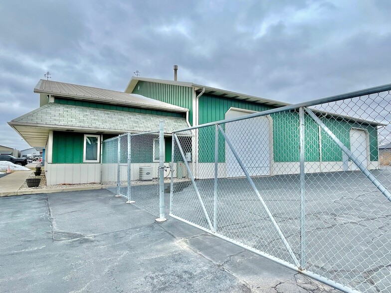 320 Industrial Dr, Griffith, IN for lease - Building Photo - Image 2 of 21