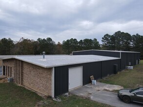 111 Montclair St, Tullahoma, TN for lease Interior Photo- Image 1 of 8
