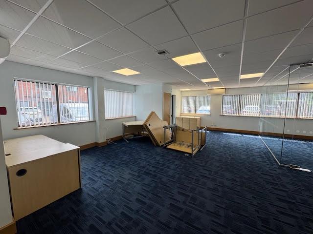 Coronation Rd, High Wycombe for lease Interior Photo- Image 1 of 3