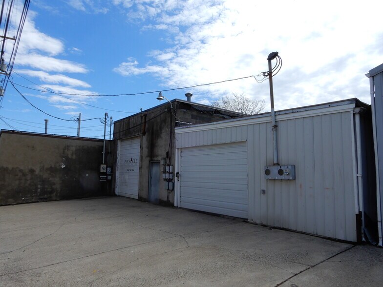 1424 Ohio Ave, Dunbar, WV à vendre - Photo du bâtiment - Image 2 de 10