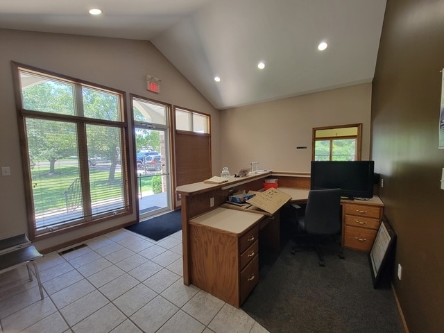 1 Geeding Ln, Troy, MO for lease - Interior Photo - Image 3 of 11