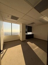 3250 Wilshire Blvd, Los Angeles, CA à louer Photo intérieure- Image 1 de 9