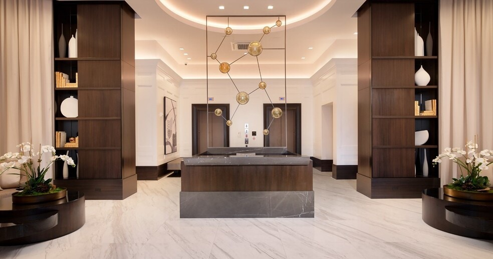 251-257 Giralda Ave, Coral Gables, FL for lease - Interior Photo - Image 3 of 15