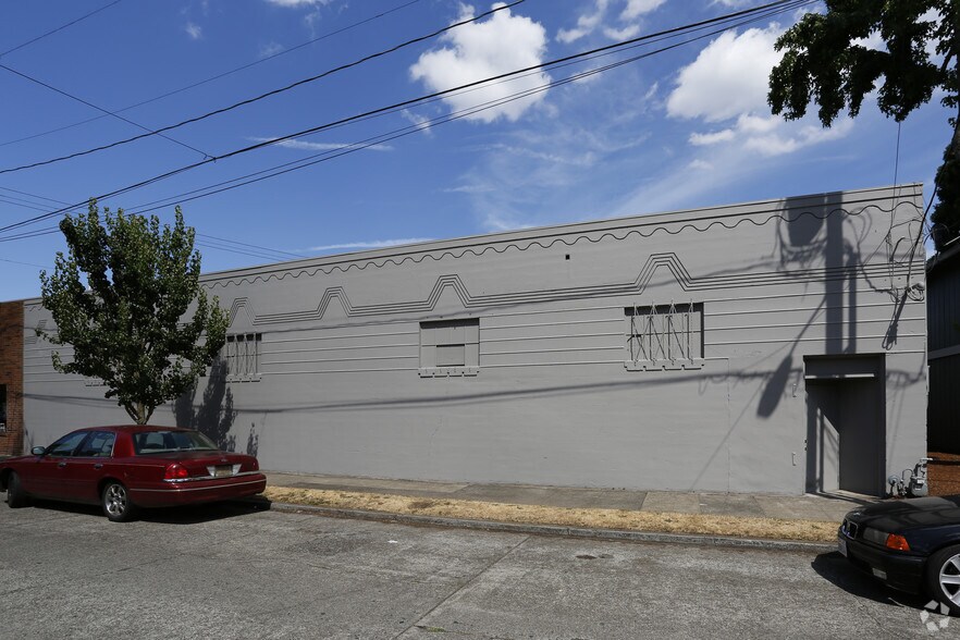 6400-6420 SE Foster Rd, Portland, OR à louer - Photo du bâtiment - Image 3 de 10