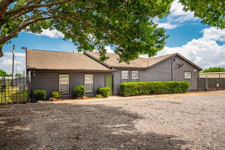 401 W Simonds Rd, Seagoville, TX à vendre - Photo du bâtiment - Image 2 de 46