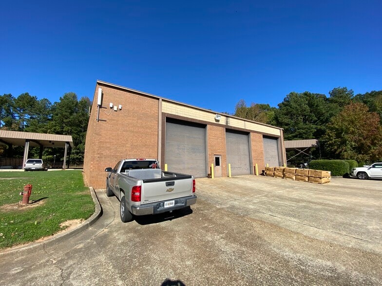 2400 Mellon Ct, Decatur, GA à louer - Photo du bâtiment - Image 3 de 51