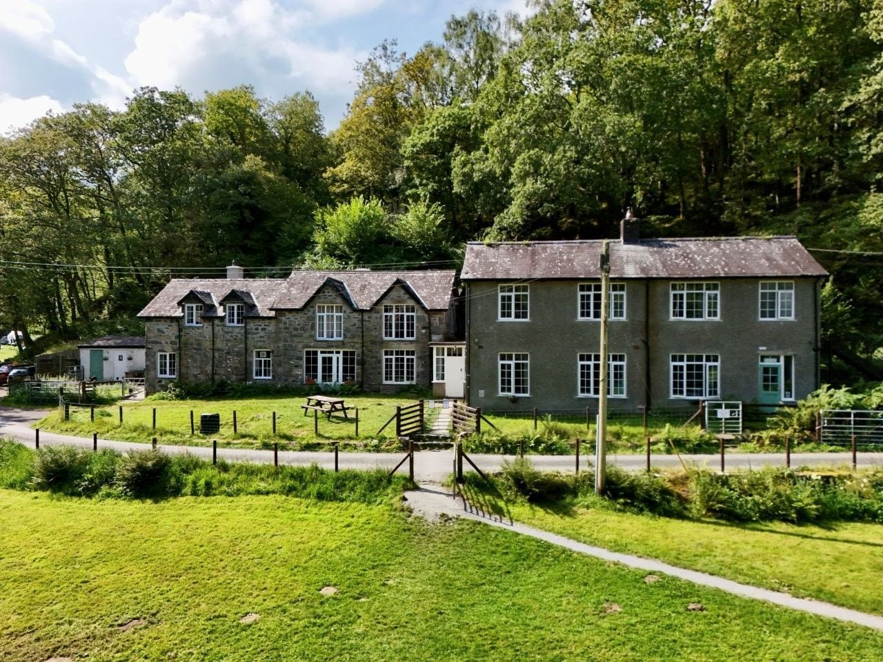 Islawrdref, Dolgellau for sale Primary Photo- Image 1 of 39