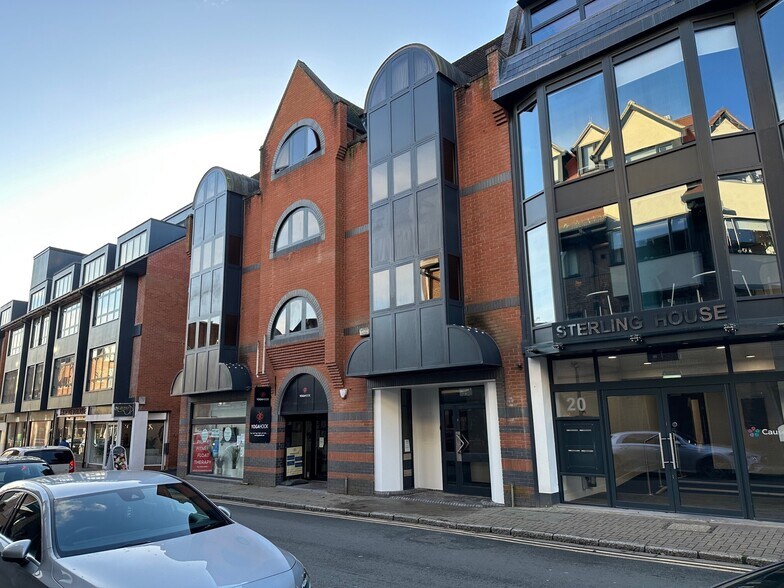 22 Station Rd, Gerrards Cross à louer - Photo du bâtiment - Image 2 de 8