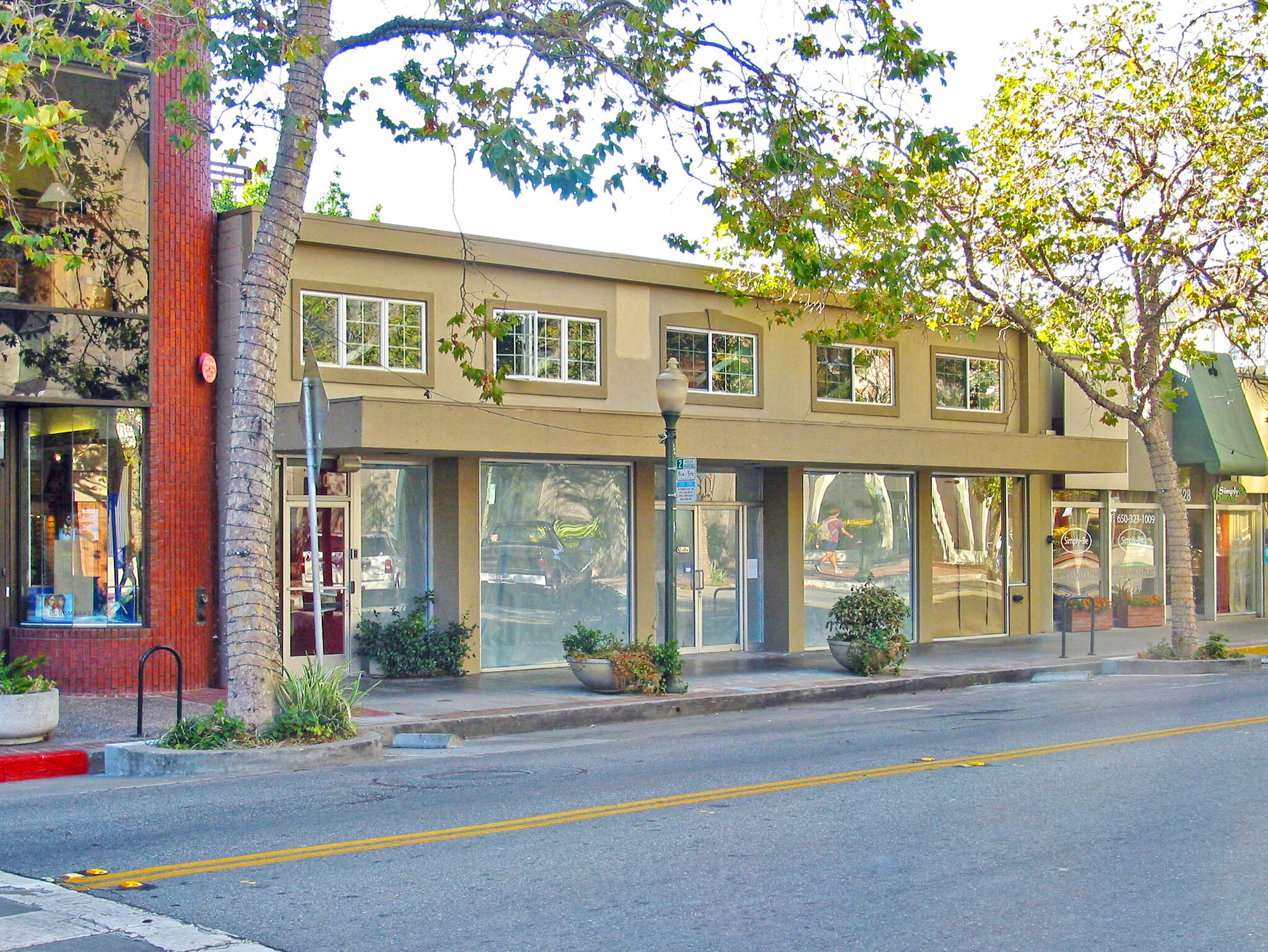 530 University Ave, Palo Alto, CA à louer Photo du bâtiment- Image 1 de 3