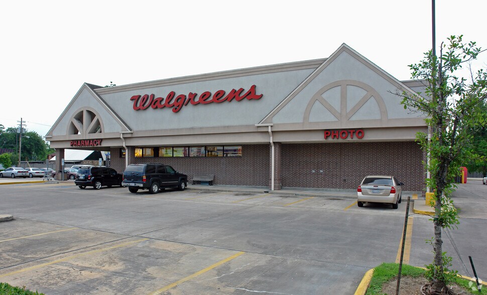 3990 E Lucas Dr, Beaumont, TX à vendre - Photo du bâtiment - Image 2 de 3