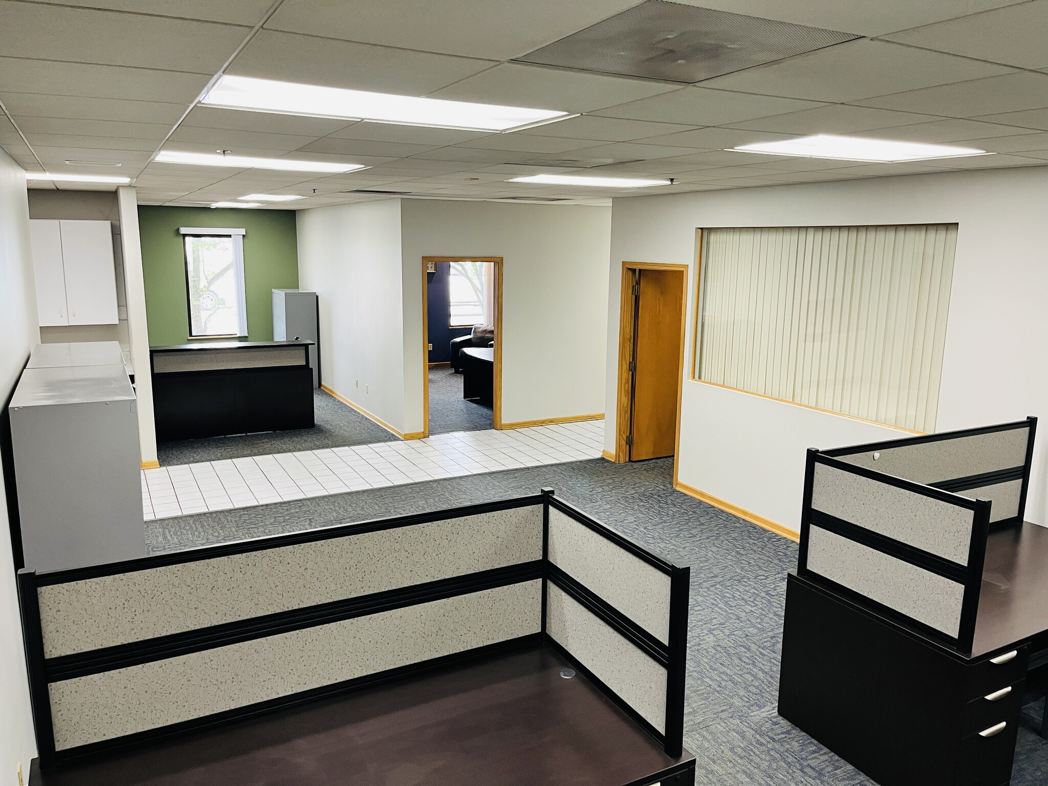 420 Hill Ave, Aurora, IL for lease Interior Photo- Image 1 of 12
