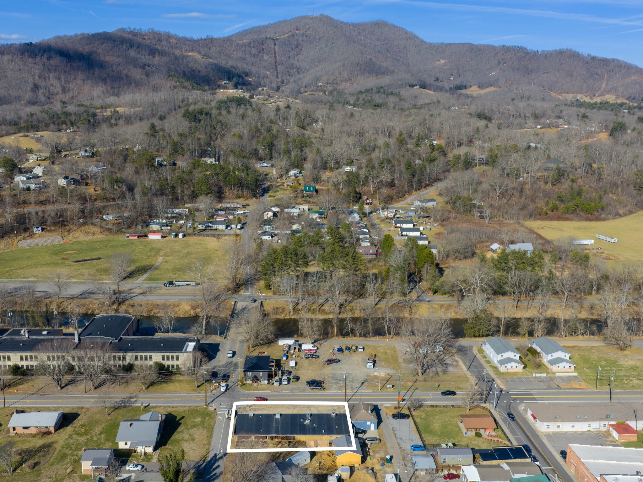 3264 Broad St, Clyde, NC for sale Primary Photo- Image 1 of 32