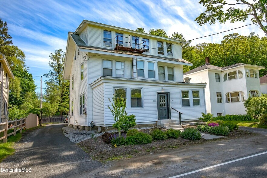 13 Park St, Stockbridge, MA à vendre - Photo du bâtiment - Image 3 de 18