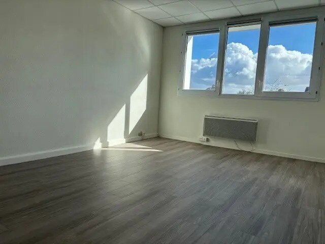 2 Rue Robert Schuman, Rezé à louer - Photo du bâtiment - Image 1 de 7