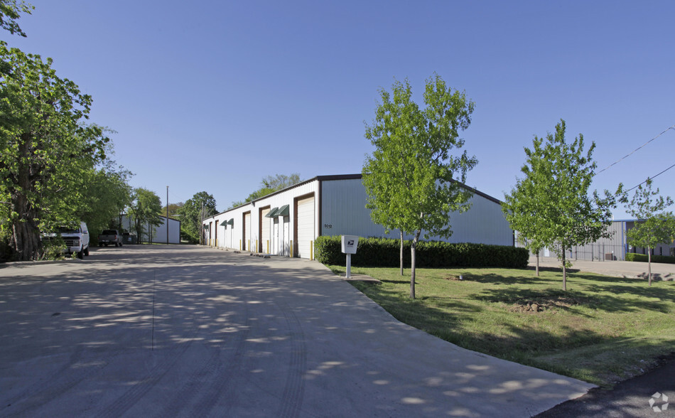 5012 Kaltenbrun Rd, Fort Worth, TX for lease - Building Photo - Image 2 of 5