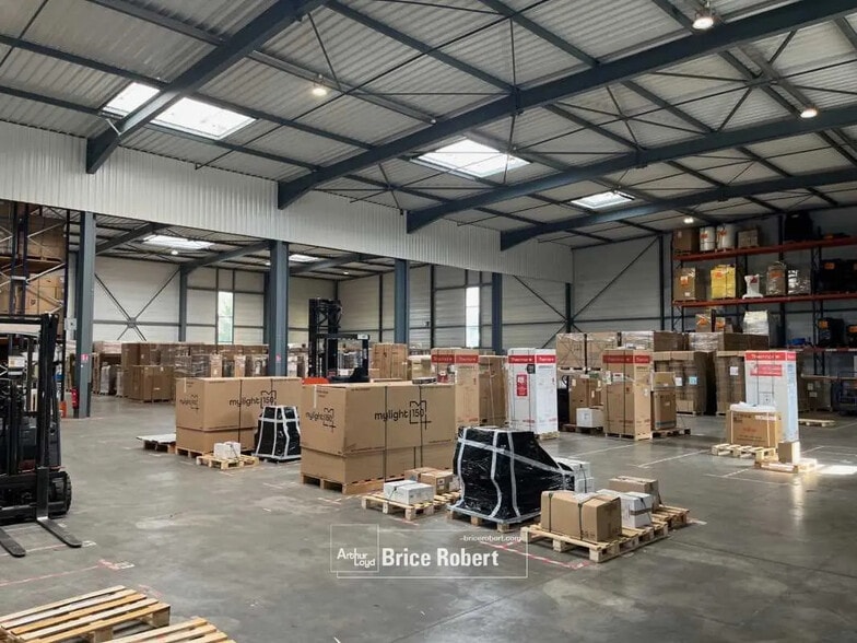 Office in Jonage for lease - Interior Photo - Image 3 of 8