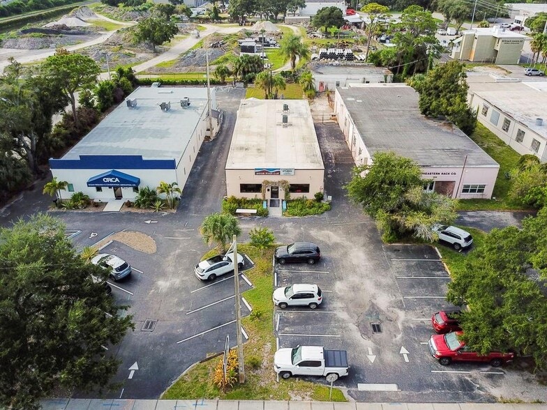 1239 16th St, Vero Beach, FL for sale - Aerial - Image 3 of 34