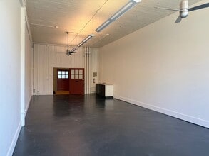 3131 Western Ave, Seattle, WA for lease Interior Photo- Image 1 of 7