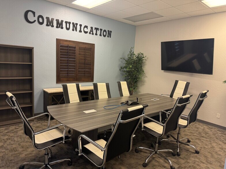 5624 N 54th Ave, Glendale, AZ à louer - Photo du bâtiment - Image 3 de 11