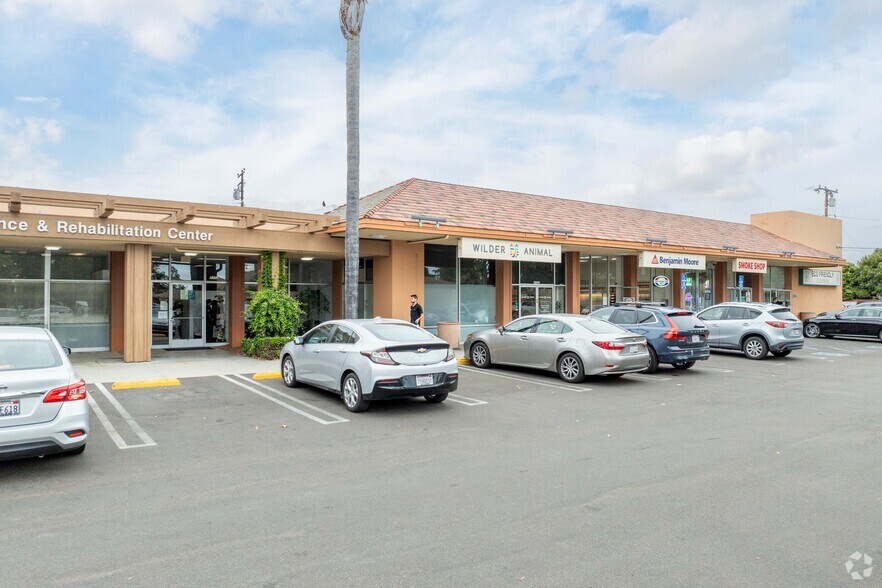 5144-5168 Hollister Ave, Santa Barbara, CA à louer - Photo du bâtiment - Image 3 de 4