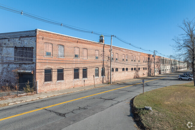 Plus de détails pour 620 Spring St, North Dighton, MA - Industriel à vendre