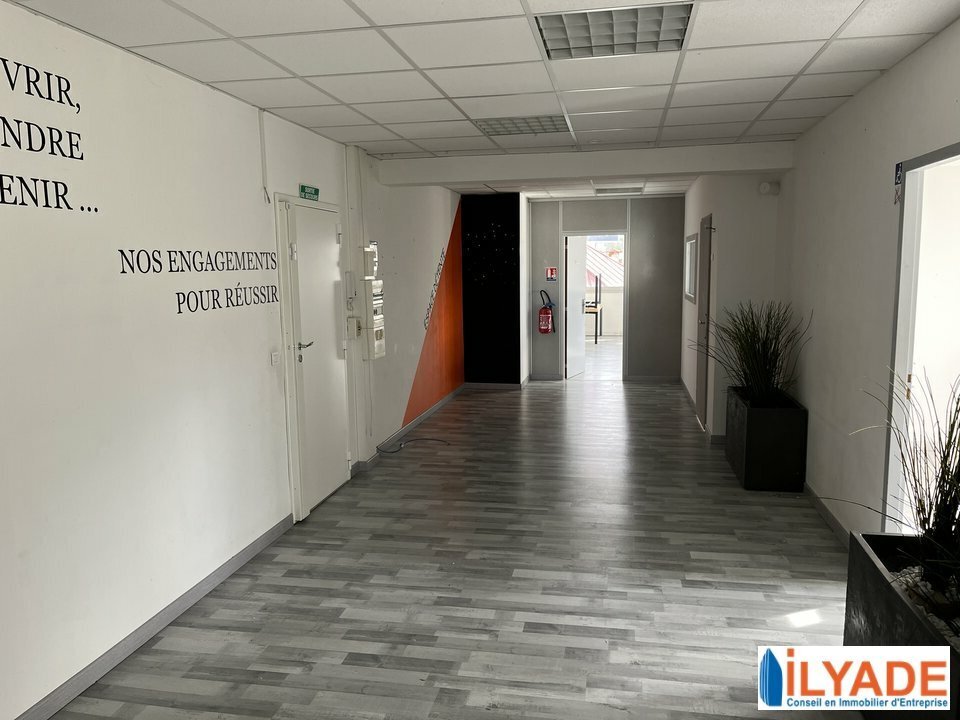 Provence, Aix-en-Provence for lease Interior Photo- Image 1 of 4