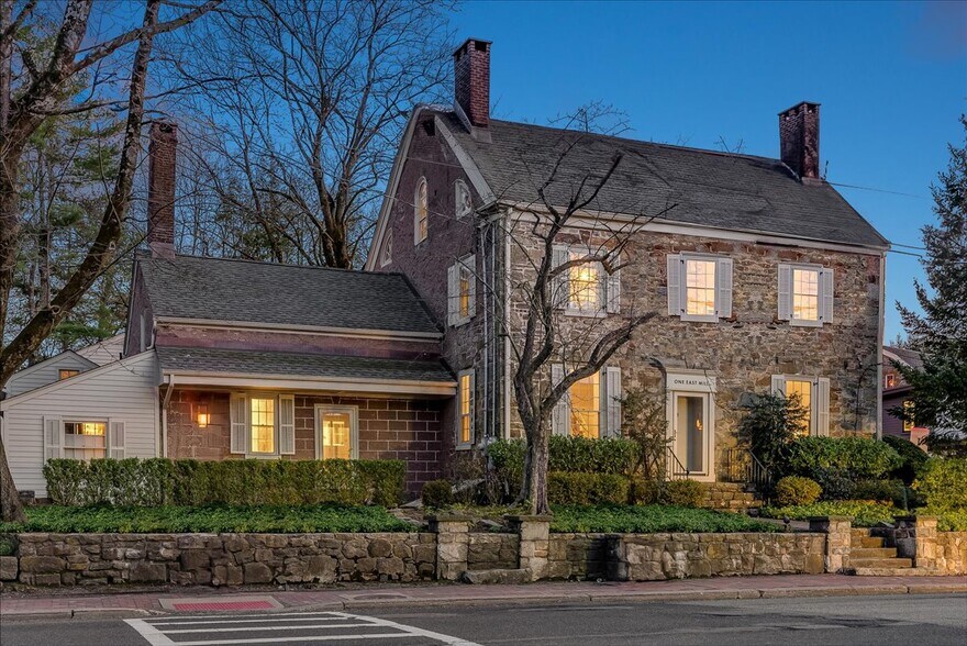 1 E Mill Rd, Long Valley, NJ à vendre - Photo du bâtiment - Image 3 de 16