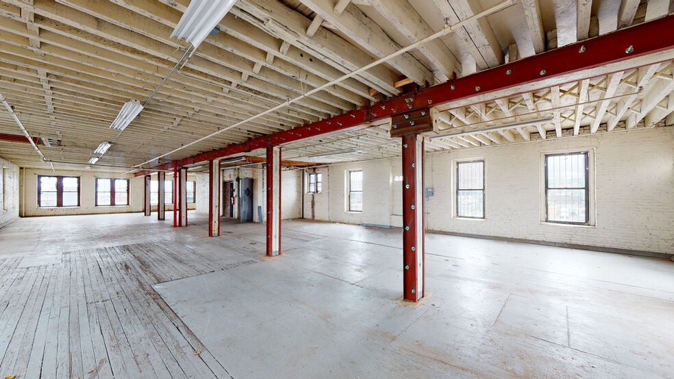 1943 Pitkin Ave, Brooklyn, NY for lease - Interior Photo - Image 3 of 16