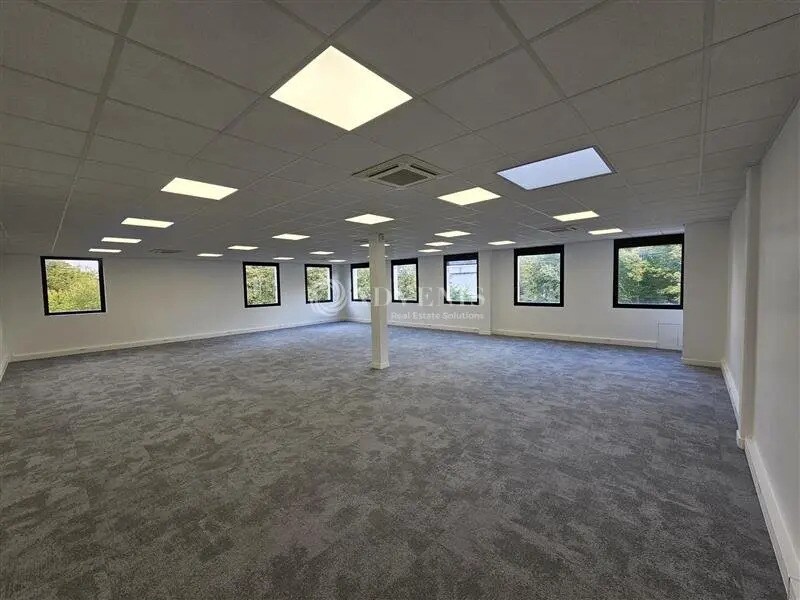Office in Créteil for lease Building Photo- Image 1 of 6