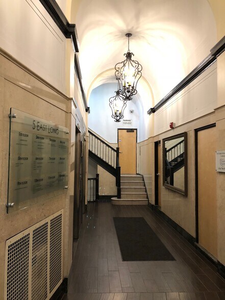 5 E Long St, Columbus, OH à louer - Hall d’entrée - Image 3 de 3