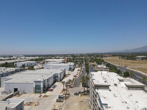 Foothill Blvd & Mayten Ave, Rancho Cucamonga, CA - Aérien  Vue de la carte - Image1
