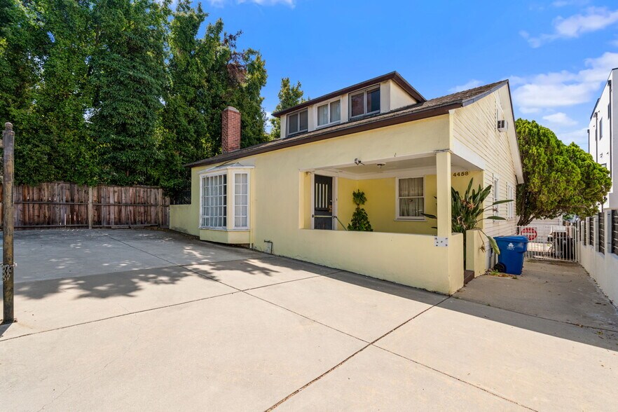 4458 Maplewood Ave, Los Angeles, CA à vendre - Photo du bâtiment - Image 1 de 38