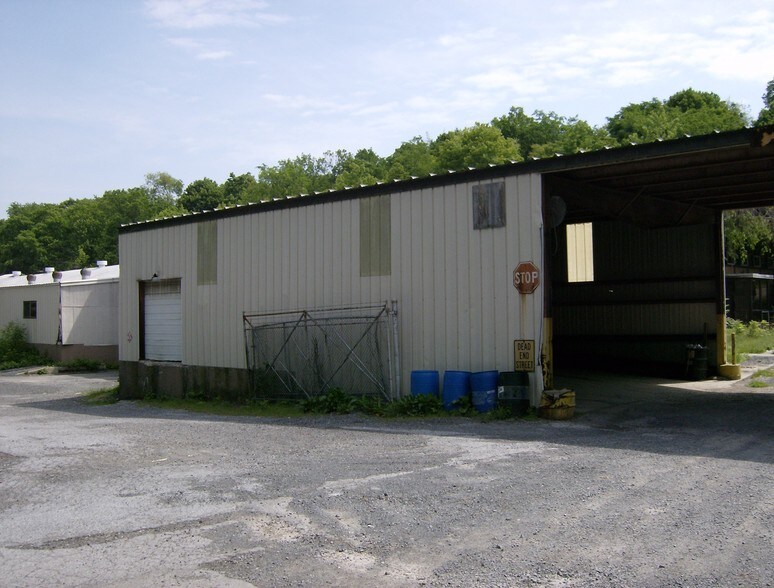 55 Woodruff St, Walden, NY à vendre - Photo du bâtiment - Image 3 de 30