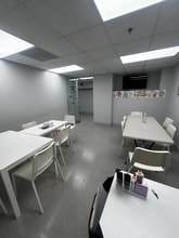 900 W 49th St, Hialeah, FL à louer Photo intérieure- Image 1 de 12
