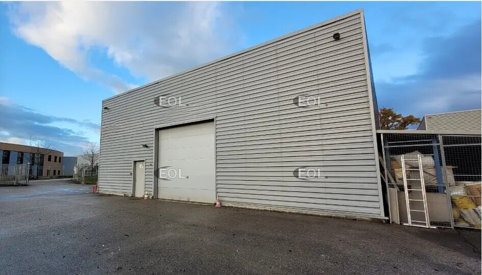 Local d'activités dans Annecy à vendre - Photo du bâtiment - Image 2 de 11