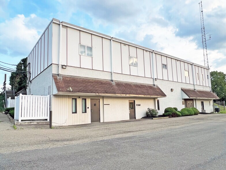 1946 W 26th St, Erie, PA à louer - Photo du bâtiment - Image 3 de 6