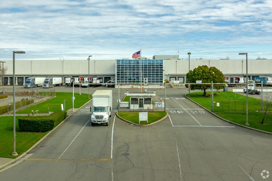 9999 Niblick Dr, Roseville, CA for lease - Primary Photo - Image 1 of 6